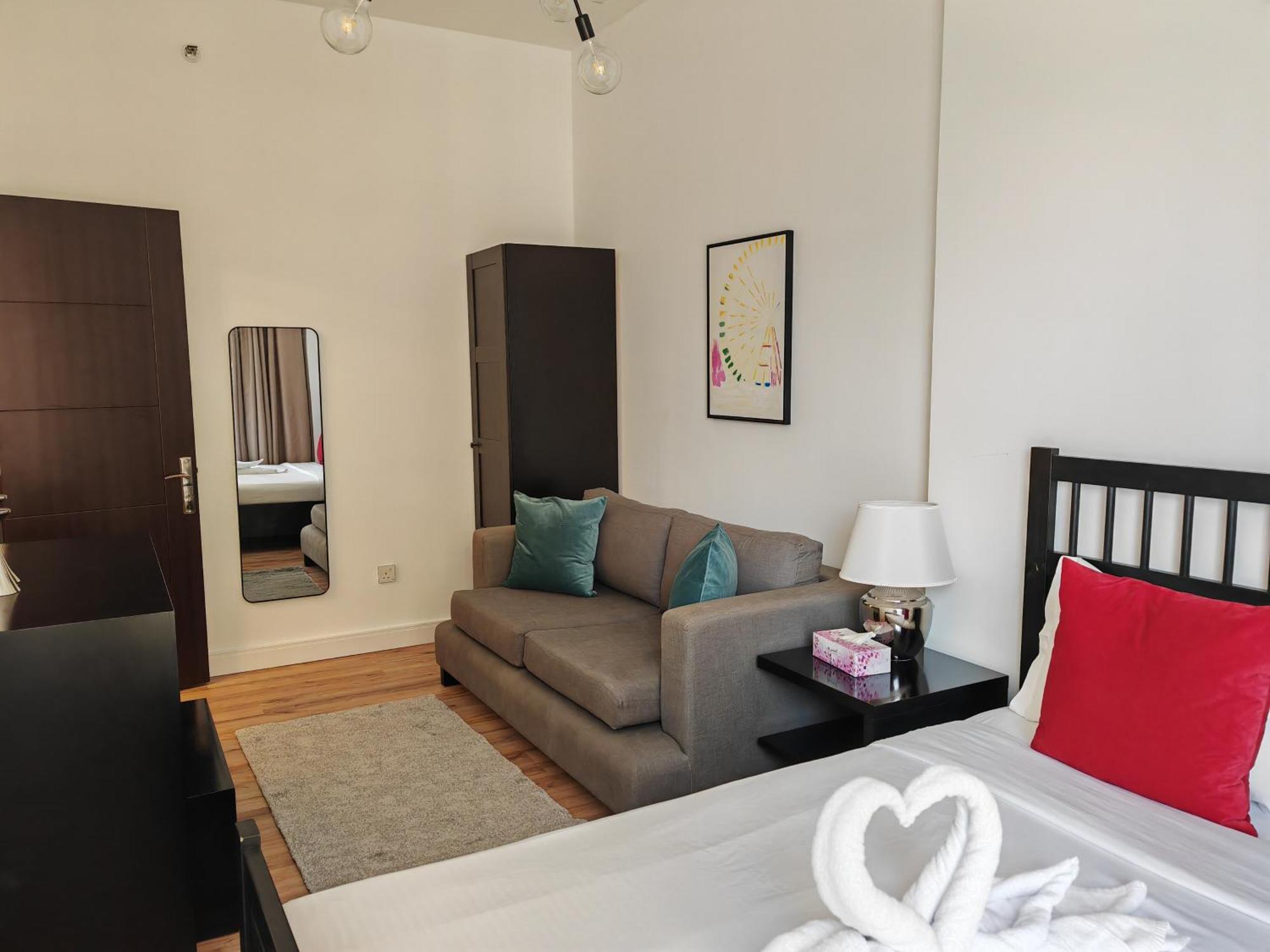 Stunning 5 1 Bedroom On Jbr With Marina View On High Floor Maid's Room, Near Mall, Metro & Cinemas - By Sunkissed Homes *